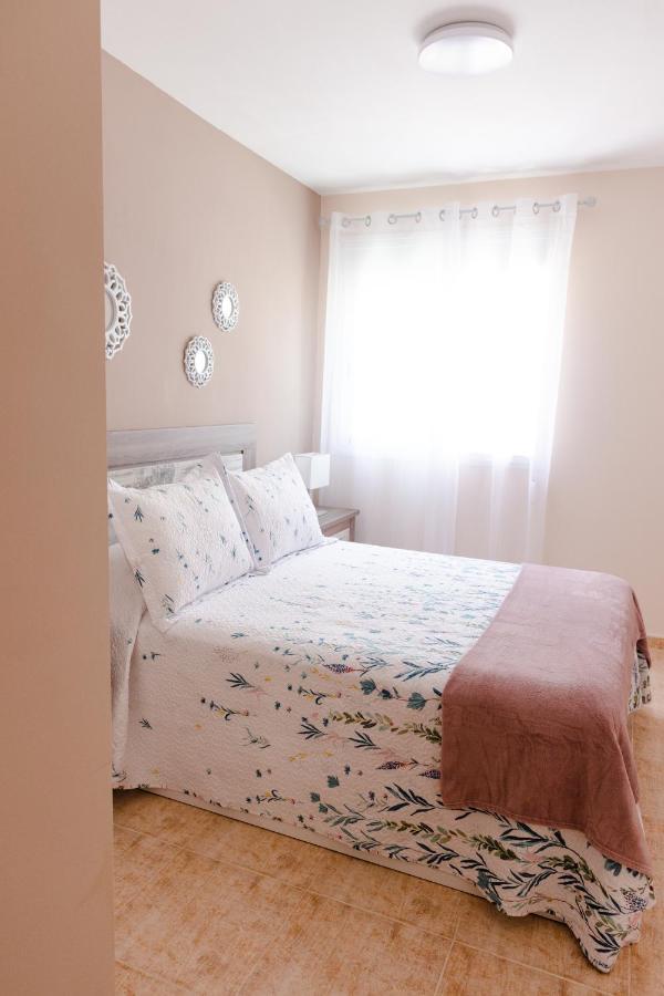 Apto Ache, Acogedor Apartamento De 66 M Con Terraza, Aire Acondicionado Y Parking Privado Gratuito Los Abrigos Eksteriør billede