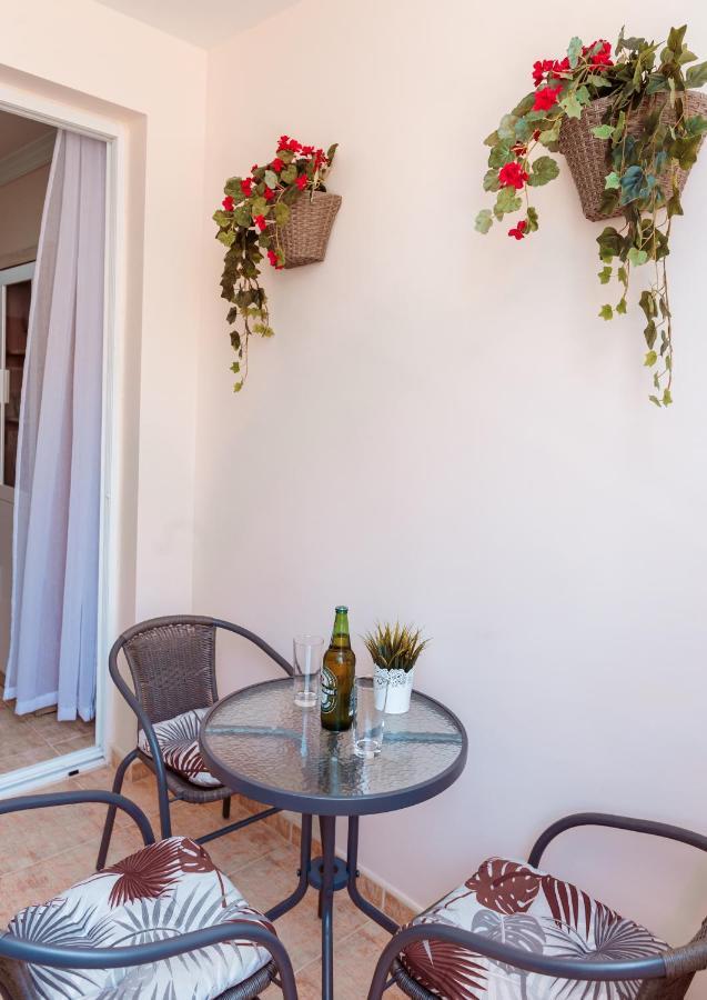 Apto Ache, Acogedor Apartamento De 66 M Con Terraza, Aire Acondicionado Y Parking Privado Gratuito Los Abrigos Eksteriør billede