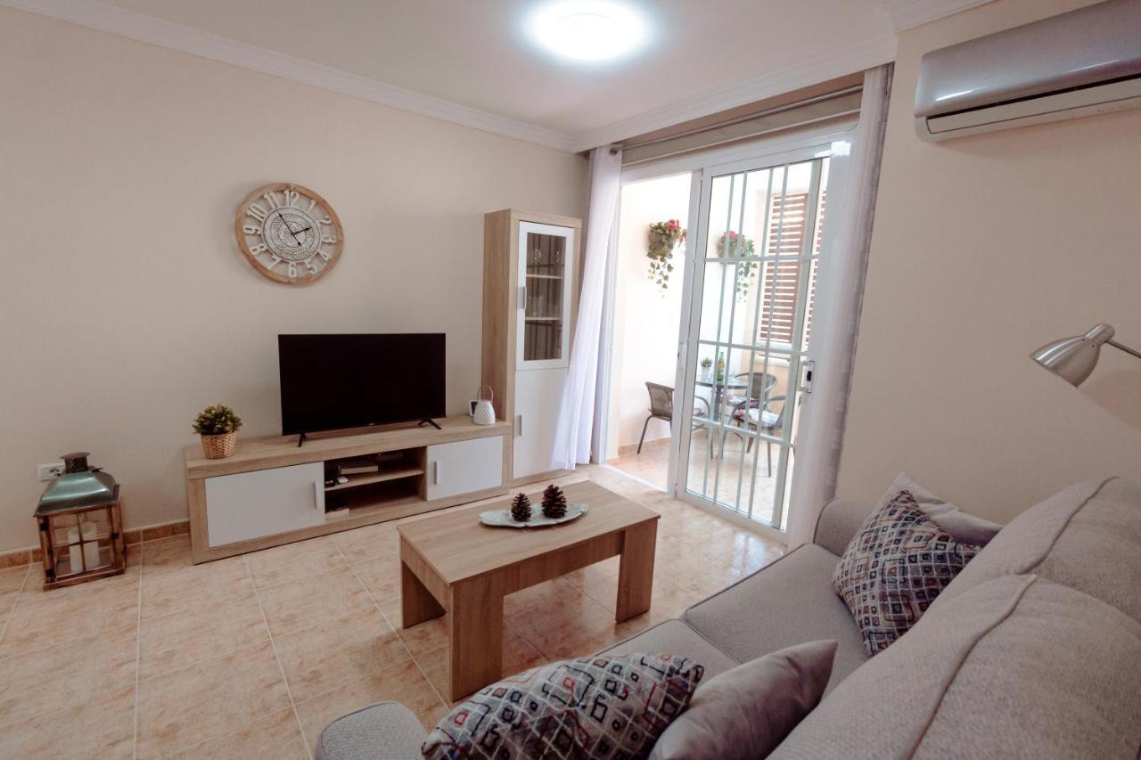 Apto Ache, Acogedor Apartamento De 66 M Con Terraza, Aire Acondicionado Y Parking Privado Gratuito Los Abrigos Eksteriør billede